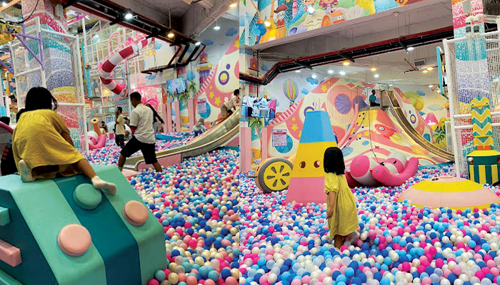 Suasana Playground Playtopia di Pakuwon Mall Solo Baru.