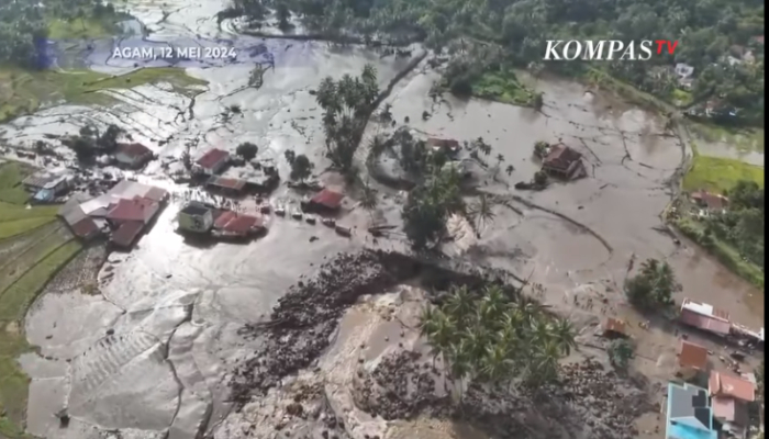 Banjir di Sumatera Barat, sebanyak 41 orang dikabarkan meninggal dunia, 17 orang masih hilang dan akses jalan nasional terputus.