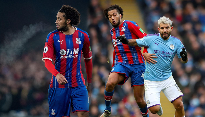 Aksi Jairo saat berebut bola dengan Aguero di Premiere League