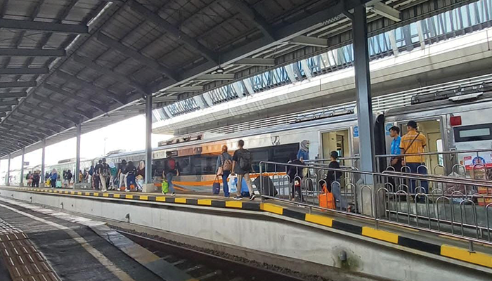 KAI Daop 6 perpanjang operasi KA Manahan Tambahan Solo Balapan - Gambir (PP), Senin (13/5).