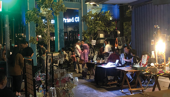Suasana Malam si Solo is Solo Street Art Market.