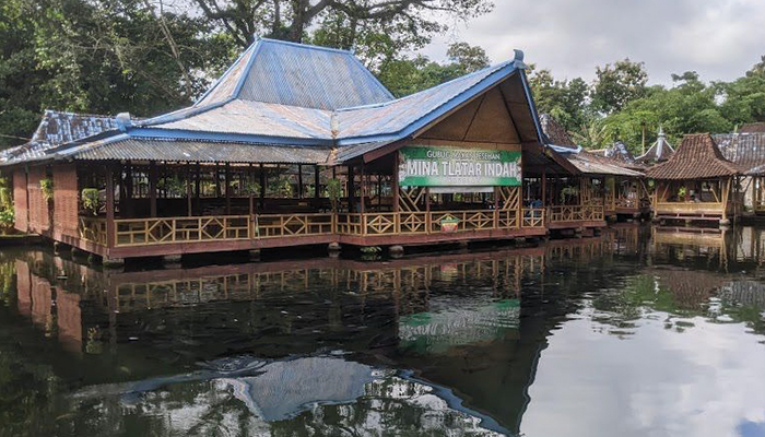 Taman Air Tlatar Boyolali.