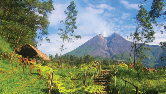 View Gunung Merapi Eko Wisata Kali Talang, Kemalang, Klaten.