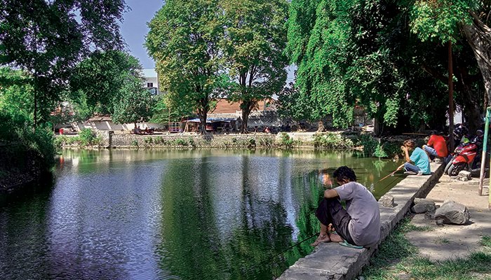 Pesona cantiknya segaran Sriwedari yang dipenuhi oleh para pemancing.