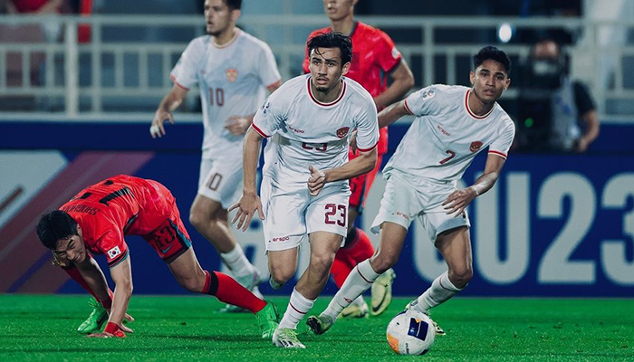 Potret Nathan Tjoe-A-On dan Marselino Ferdinan saat melawan Korea Selatan di Piala Asia U-23.