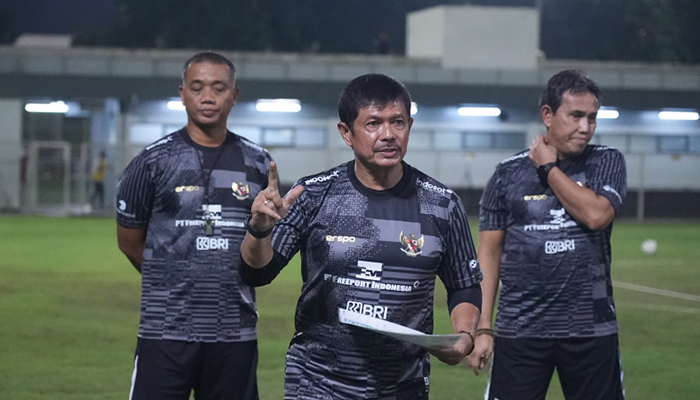 Potret Indra Sjafri dan staff pelatih Timnas Indonesia U-20 memimpin pemusatan latihan di Jakarta.