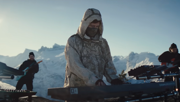 Alan Walker, Putri Ariani, Peder Elias - Who I Am (Restrung Performance Video).