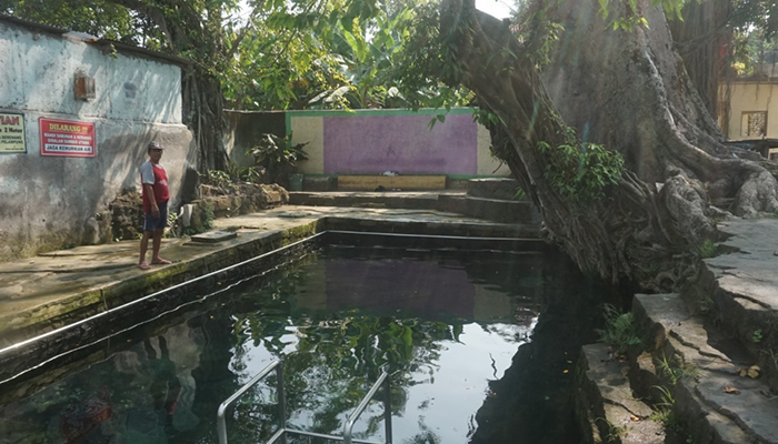 Sendang yang berada di Taman Bulusan, Desa Jimbung, Kecamatan Kalikotes, Klaten, Jumat (31/5).