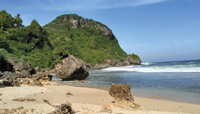 Pantai Kali Mirah Wonogiri.