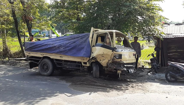 Kendaraan yang terlibat kecelakaan di Jalan Raya Jatinom-Penggung, Desa Padas, Kecamatan Karanganom, Klaten.