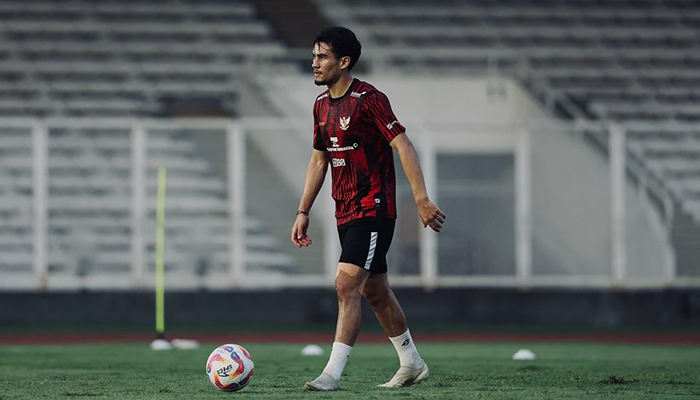 Nathan Tjoe-A-On saat latihan sebelum persiapan melawan Tanzania.