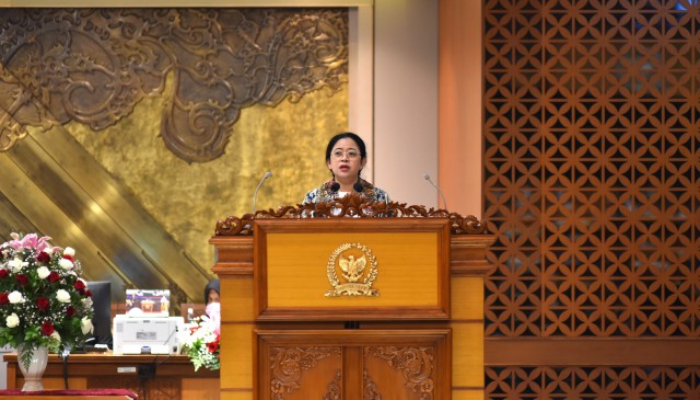 Ketua DPR RI Puan Maharani sahkan RUU KIA yang ubah aturan cuti melahirkan.