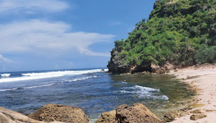 Pantai Nampu Wonogiri.