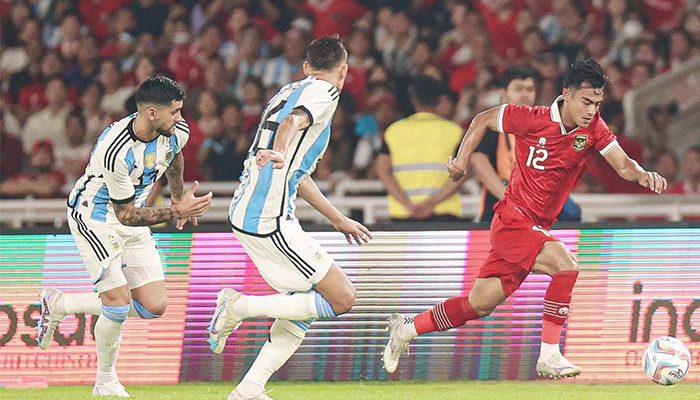 Pratama Arhan saat menghadapi Argentina di FIFA Matchday.