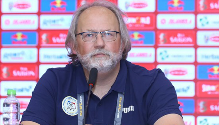 Tom Saintfiet, Pelatih Timnas Filipina.