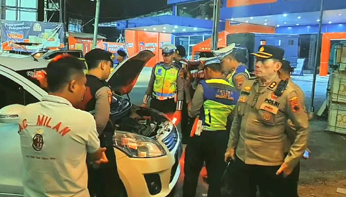Polisi angkut puluhan motor dan 6 mobil di Sukolilo Pati imbas kasus tewasnya pemilik rental mobil.