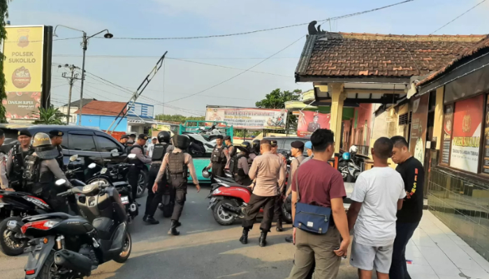 Tim gabungan polisi lakukan penyisiran kawasan Sukolilo Pati imbas kasus tewasnya bos rental mobil dikeroyok warga.