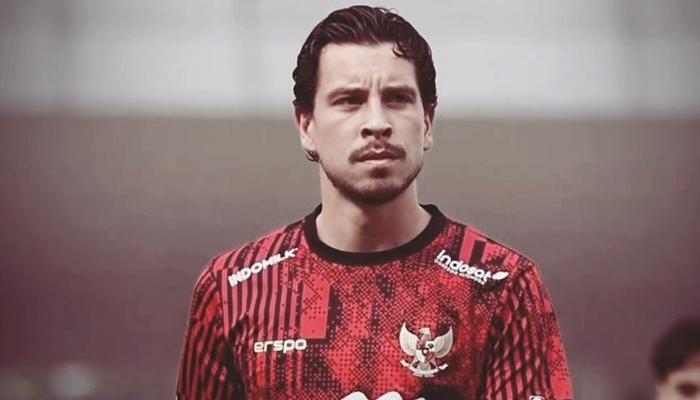 Potret Thom Haye saat latihan bersama Timnas Indonesia.