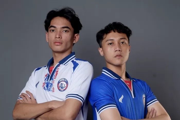 JERSEY PRAMUSIM: Arema FC meluncurkan jersey pramusim bernuansa klasik era 1996/1997.