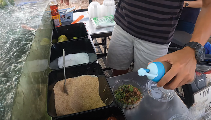Dancing Shirmp kuliner Thailand udang mentah.