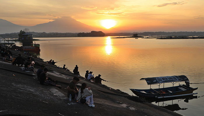 Waduk Cengklik Boyolali saat Senja.