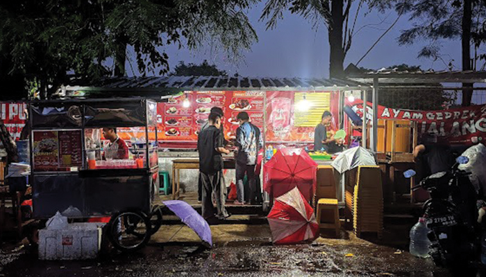 Ayam Geprek Petualang.