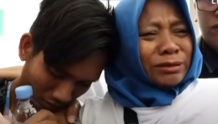 Tangis keluarga Pegi Setiawan setelah PN Bandung umumkan hasil sidang praperadilan.