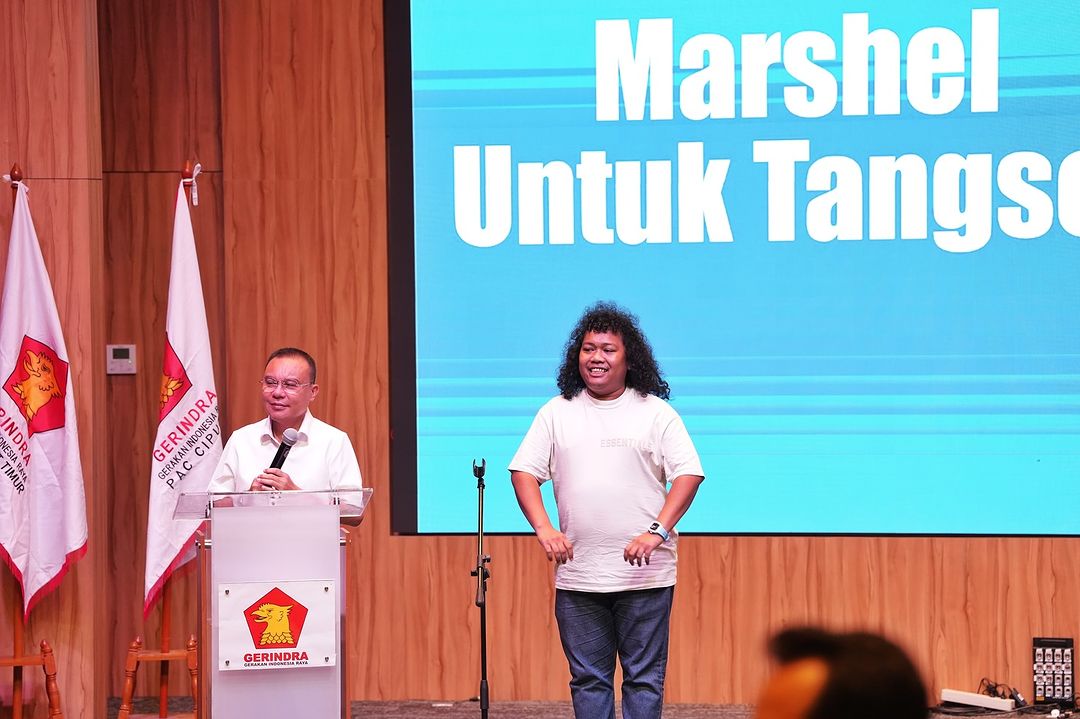 Marshel Widianto jadi sorotan usai jadi bakal Wakil Walikota Tangsel di Pilkada 2024. Sang komika diusung Partai Gerindra untuk mendampingi Riza Patria.