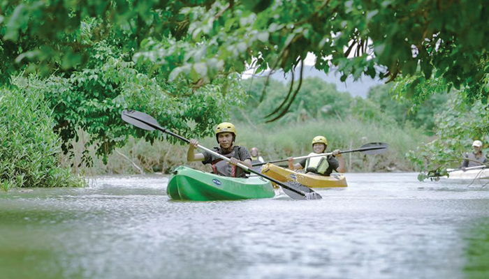 Wisata Perahu Kano di Yogyakarta.