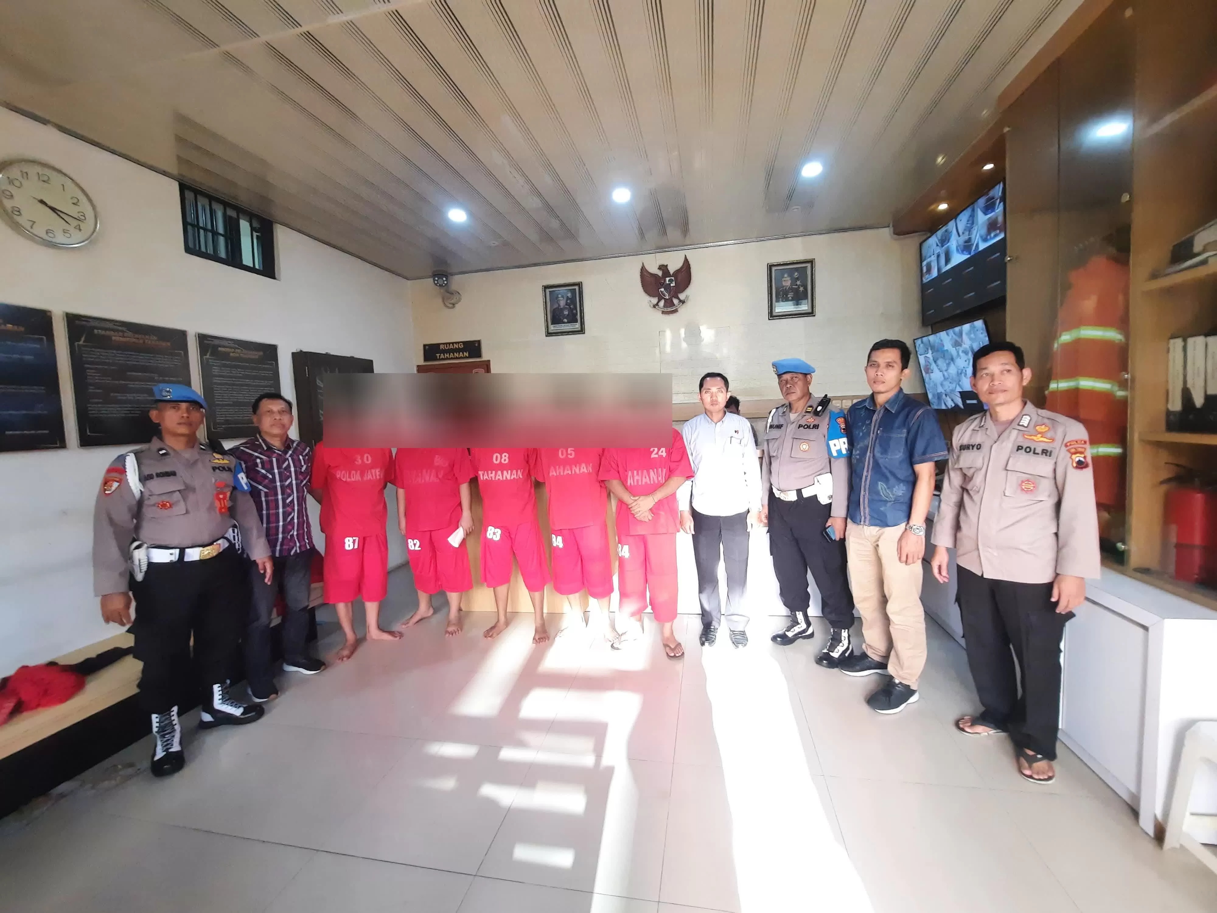 Lima oknum polisi di Semarang konsumsi narkotika jenis sabu yang seharusnya menjadi barang bukti kasus.