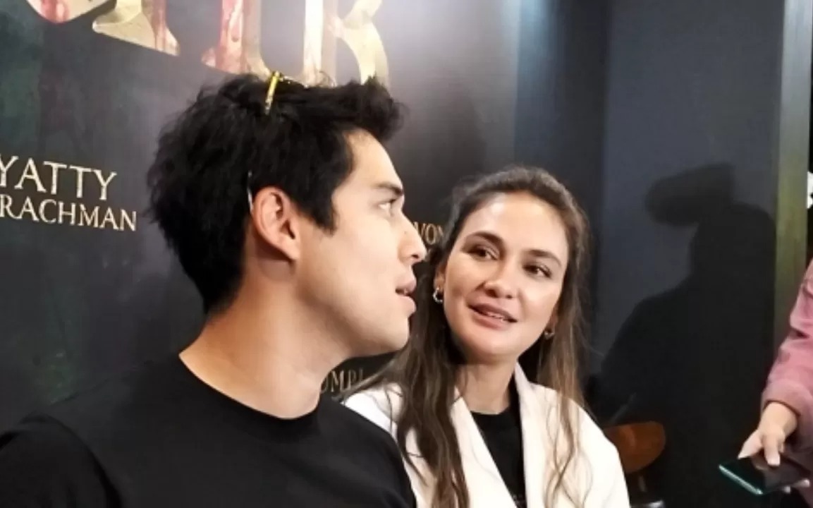 Maxime Bouttier (kiri) dan Luna Maya (kanan).