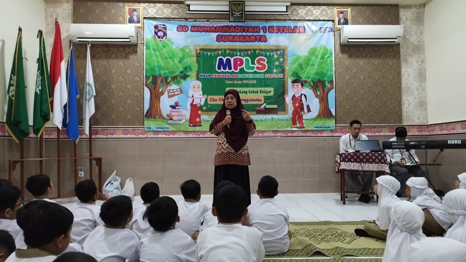 Sri Sayekti, Kepala Sekolah SD Muhammadiyah 1 Ketelan Surakarta.