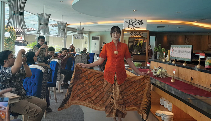 Parade Kebaya di The Sunan Hotel Solo, Uri-Uri Busana Identitas Bangsa.