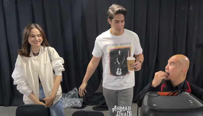 Potret Syifa Hadju saat bersalaman dengan Ahmad Dhani, ayah El Rumi jelang konser Dewa-19.