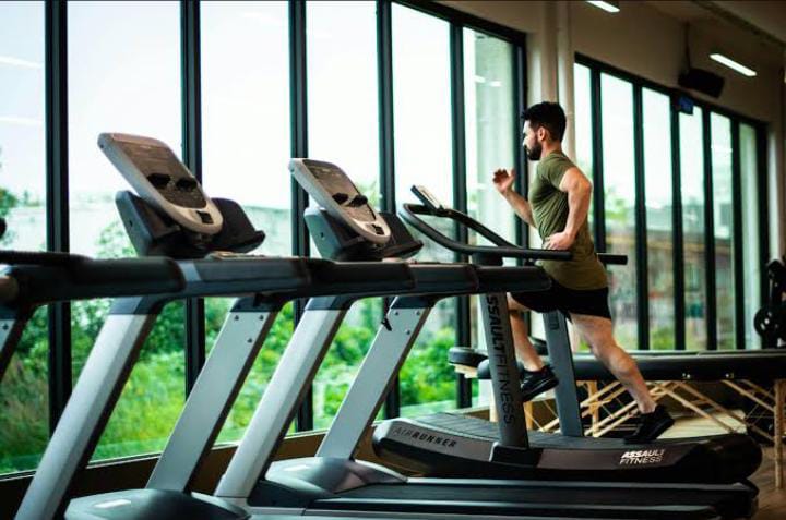 Ilustrasi gym - Selebgram pemilik gym disebut melakukan eksploitasi terhadap pegawai.