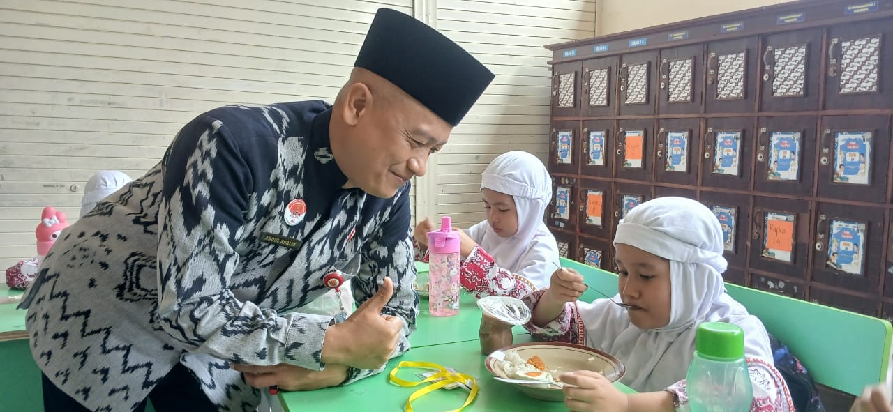 Abdul Kholiq SPd MPd selaku Ketua Dinas  Pendidikan Kota Semarang.