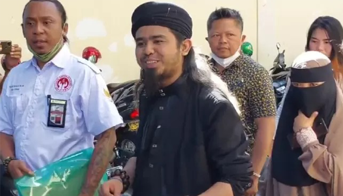 Gus Samsudin di Polda Jatim.