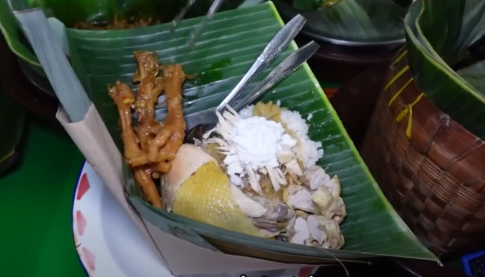 Kuliner viral Nasi Liwet Yu Sani yang viral di Solo.