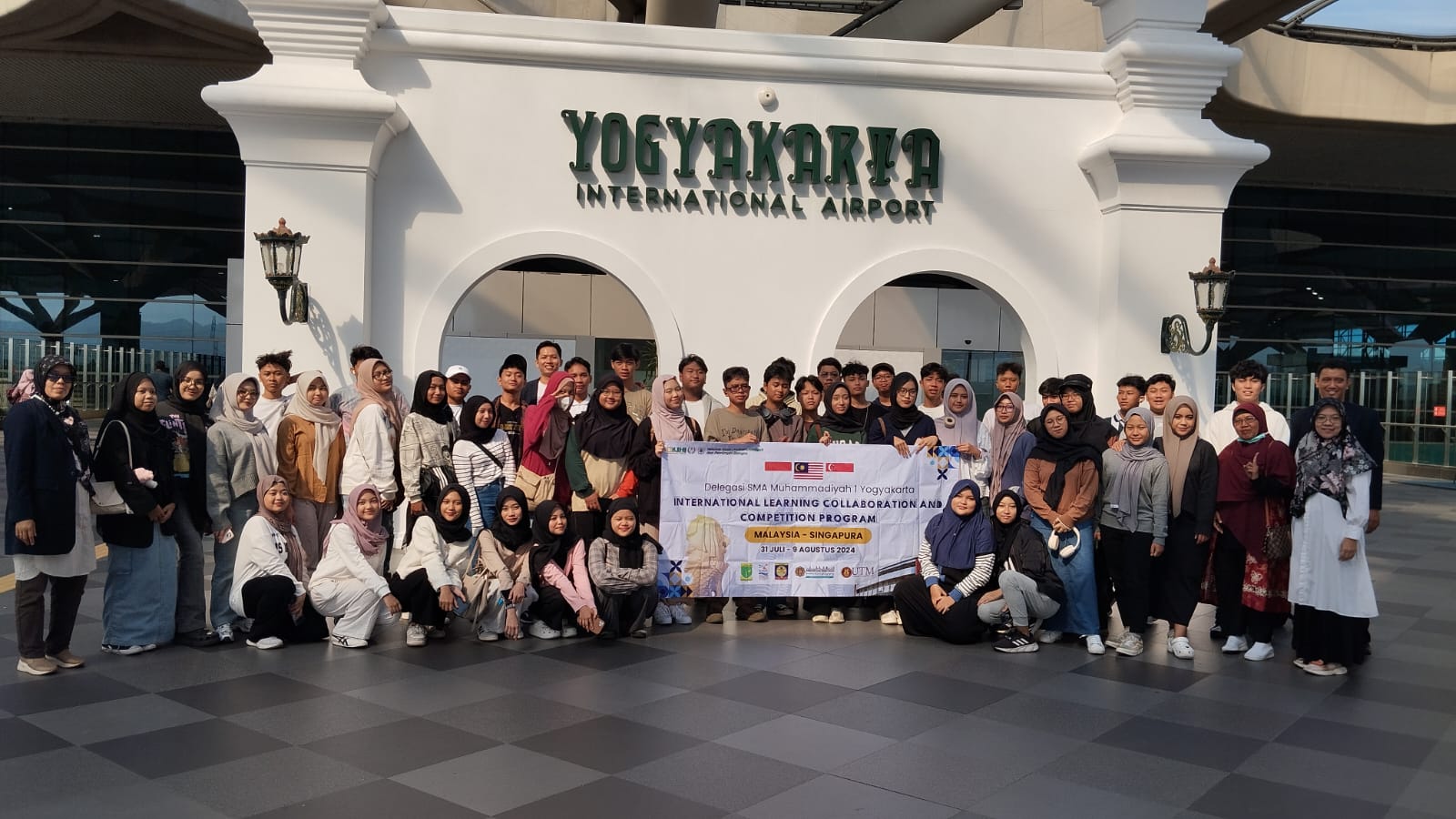 Siswa SMA Muhammadiyah 1 Yogyakarta lakukan kunjungan internasional ke Malaysia-Singapura.