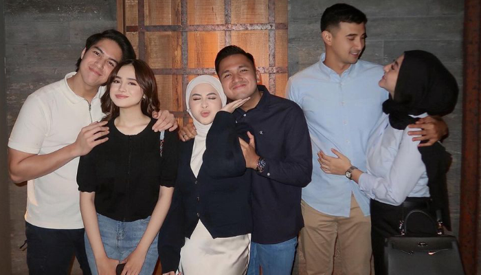 Kesha Ratuliu menjawab terkait etika pertemanan yang disingung warganet atas hubungan Syifa Hadju dan El Rumi.