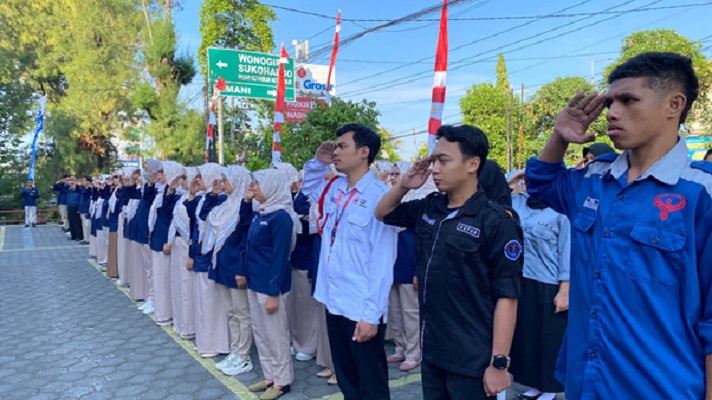 Universitas Duta Bangsa (UDB) Surakarta menggelar Upacara Peringatan HUT Ke-79 Republik Indonesia, Ssabtu, (17/8/2024).