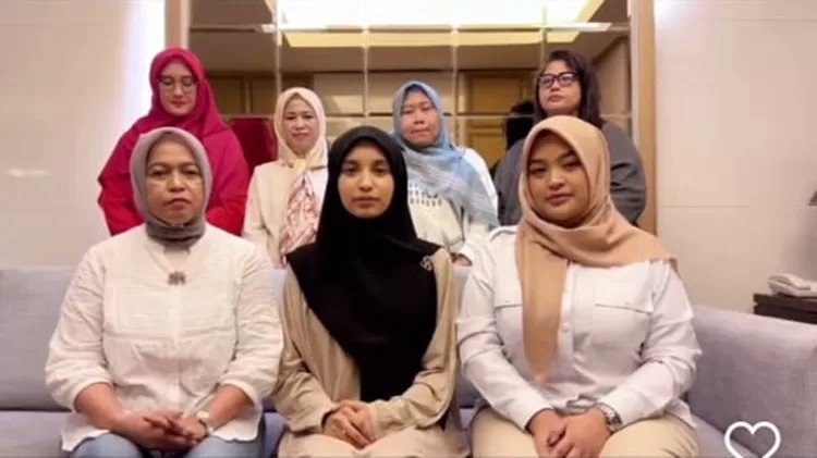 Cut Intan Nabila meminta maaf usai kasus KDRT yang menghebohkan publik.