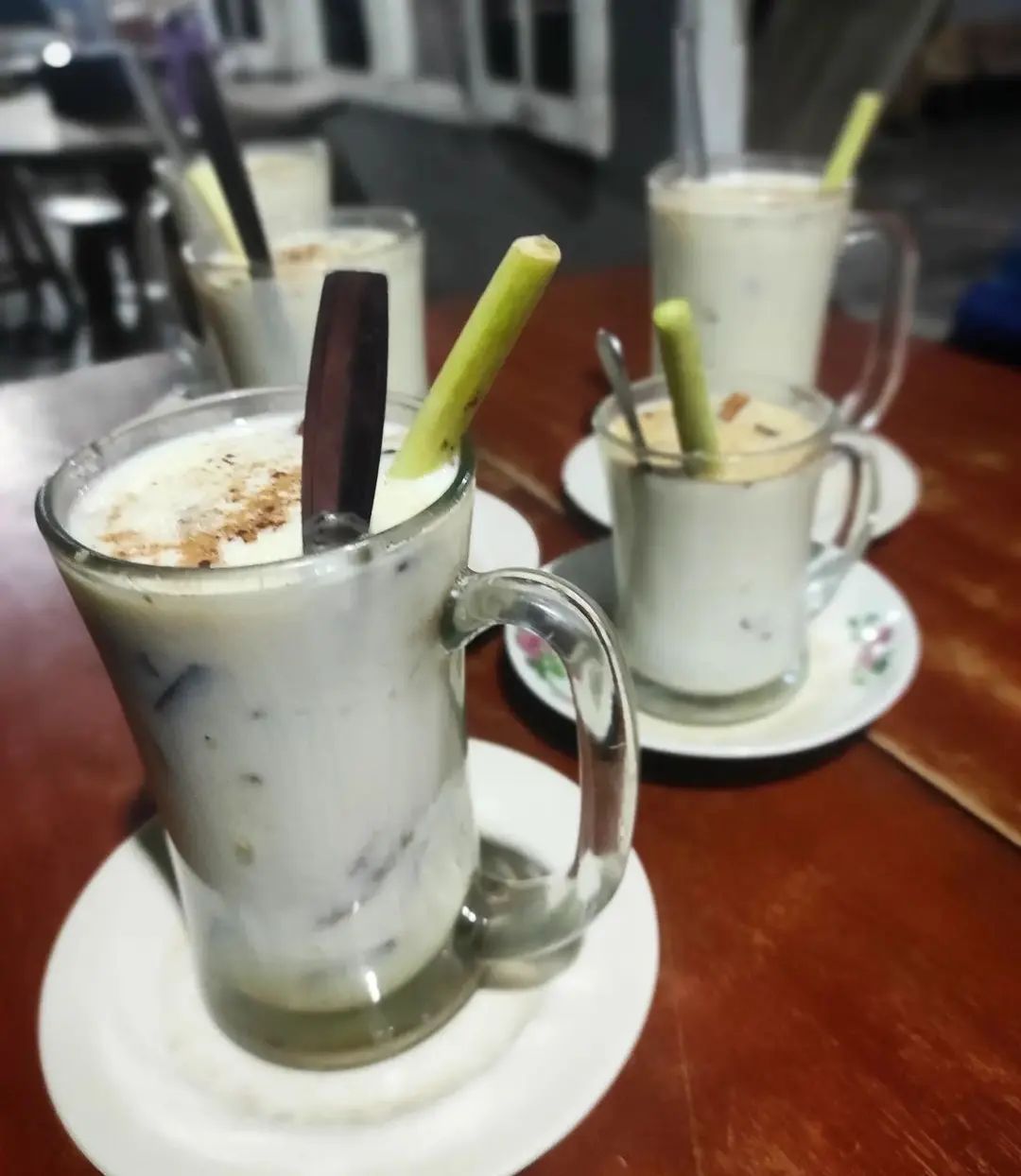 Susu rempah di Mah Soe Soe Susu Rempah Solo.