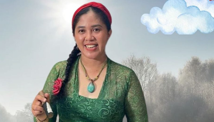 Mba Rara Istiati Wulandari pawang hujan yang dipulangkan dari Aceh.
