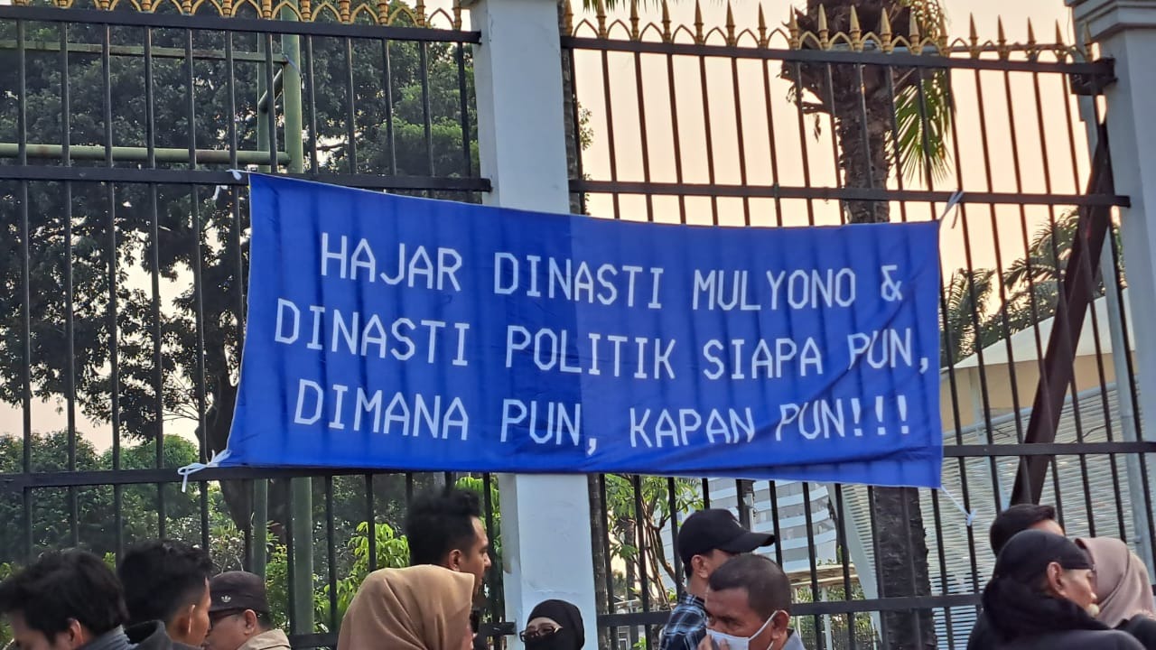 Tagar Tangkap Mulyono trending di X