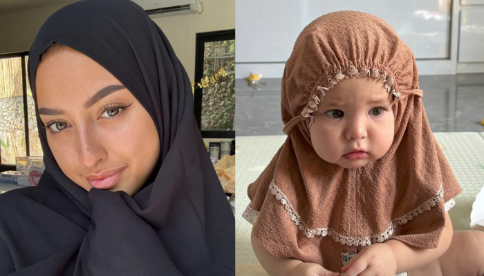 Potret Jennifer Coppen dan Kamari yang Mengenakan Hijab sebagai persiapan saat akan melaksanakan umroh.