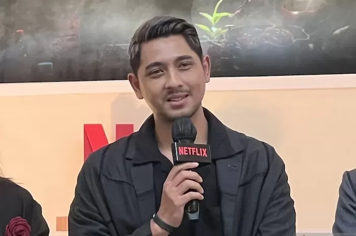 Aktor Arya Saloka.