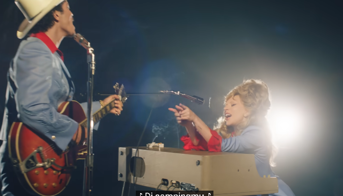 Bruno Mars dan Lady Gaga di lagu Die With A Smile.