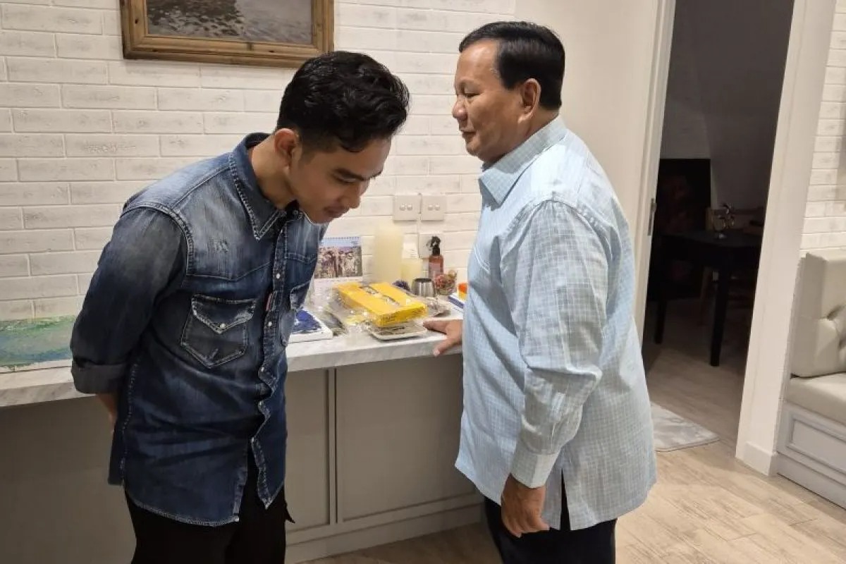 Gibran Rakabuming dan Prabowo Subianto.