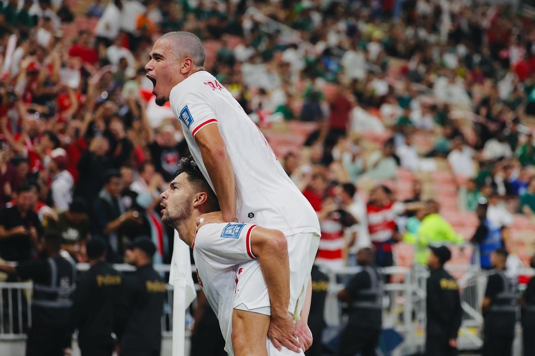 Ragnar Oratmangoen dan Sandy Walshselebrasi untuk Timnas Indonesia lawan Arab Saudi.